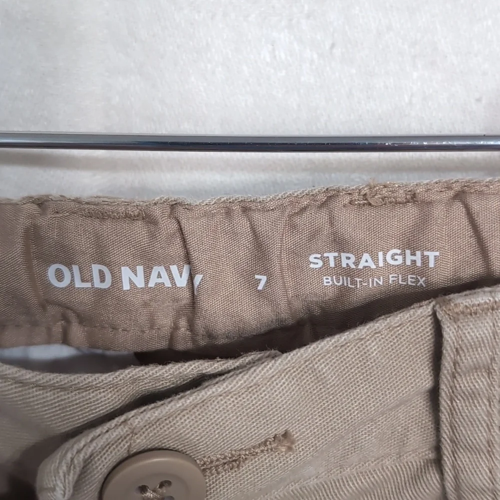Old Navy Boy's Straight Fit Khaki Pants Small Hole in Knee Size 7